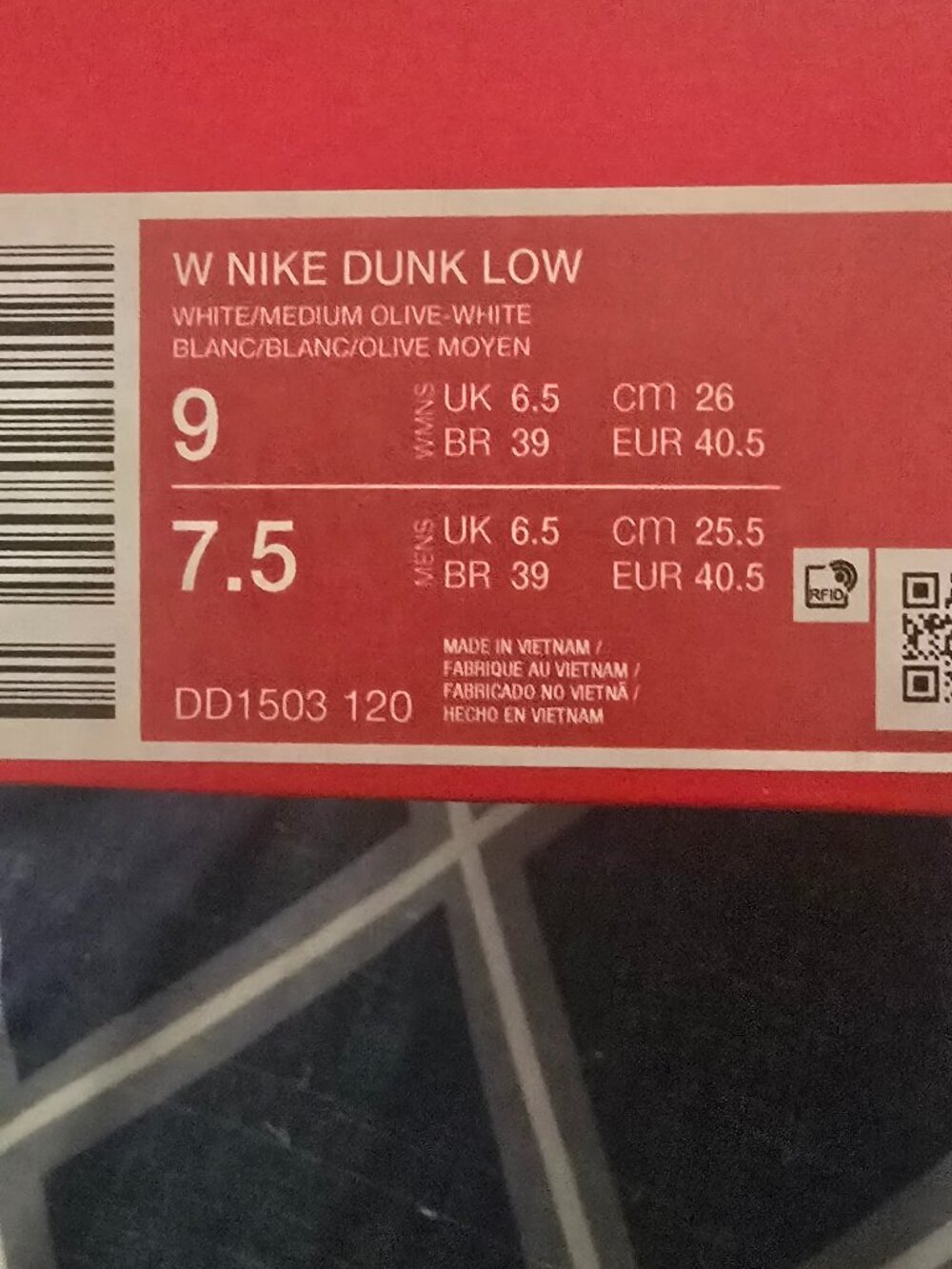 Nike dunks!